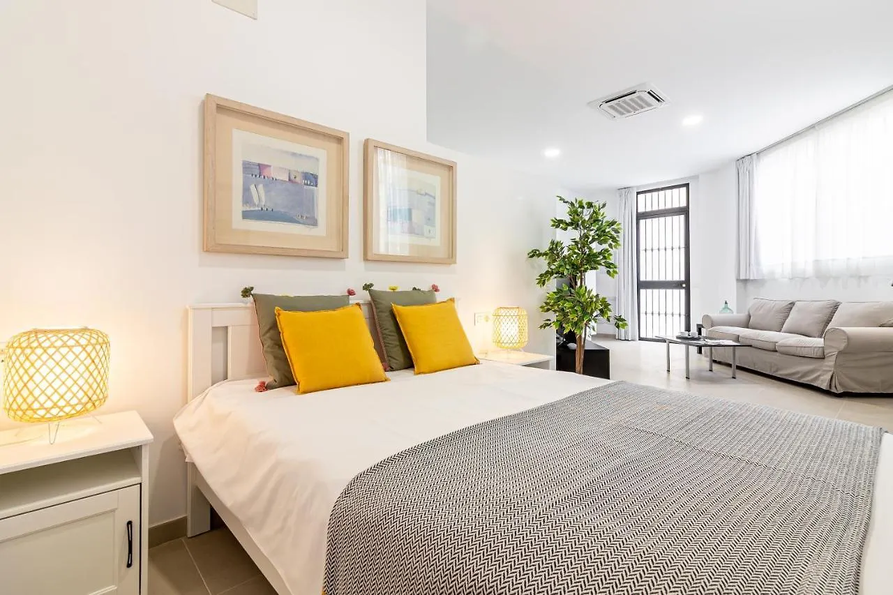 Malaga Center Flat. City Center Train Station Apartment
